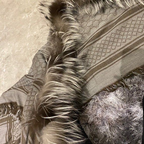 Gucci scarf - Picture 2 of 2